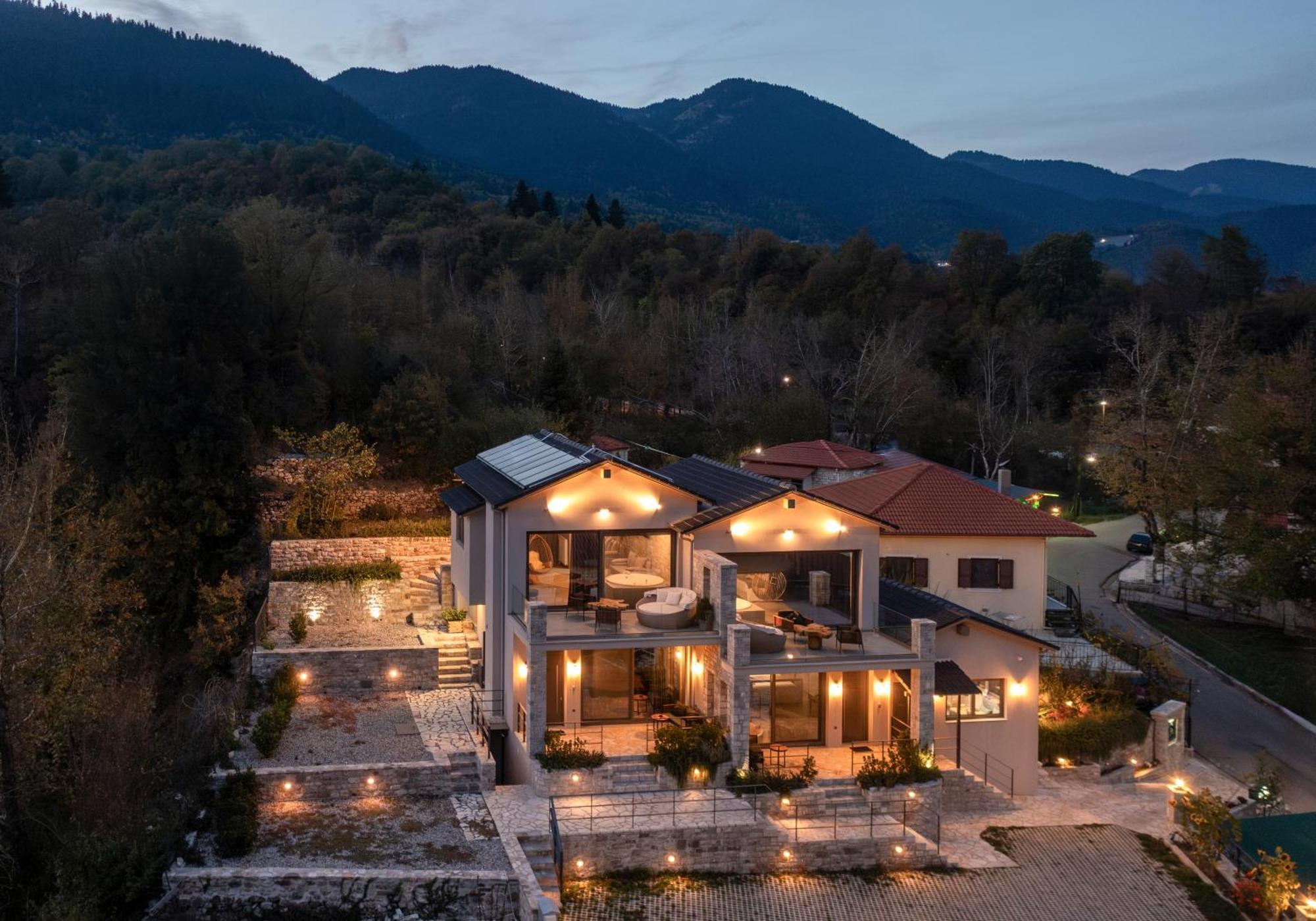 Evora Luxury Suites Mega Chorio Екстериор снимка