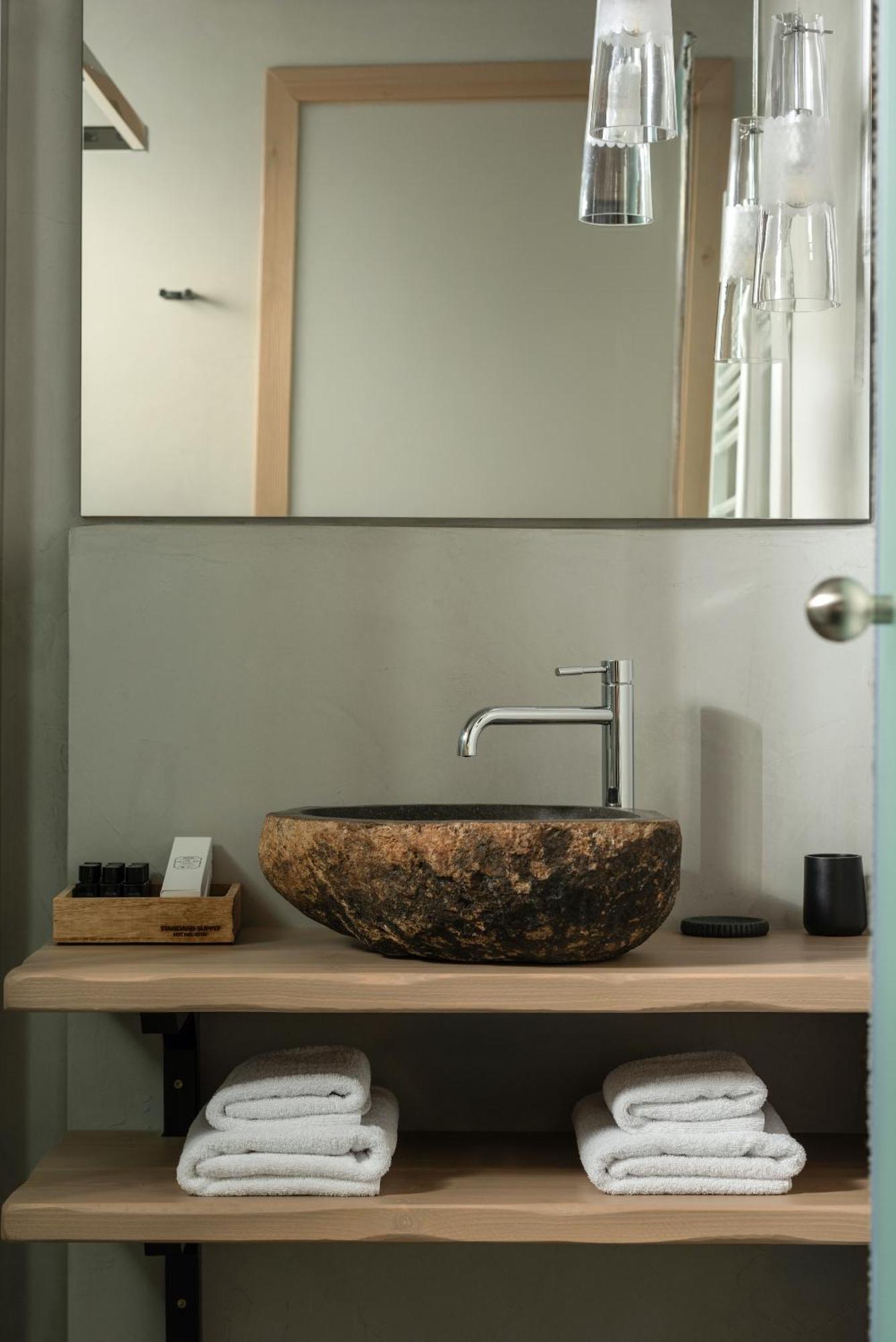 Evora Luxury Suites Mega Chorio Екстериор снимка