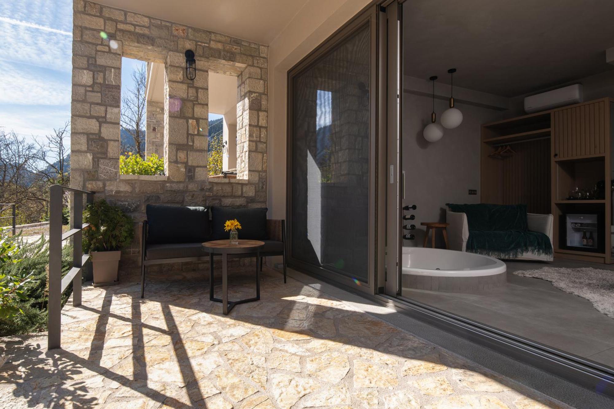Evora Luxury Suites Mega Chorio Екстериор снимка