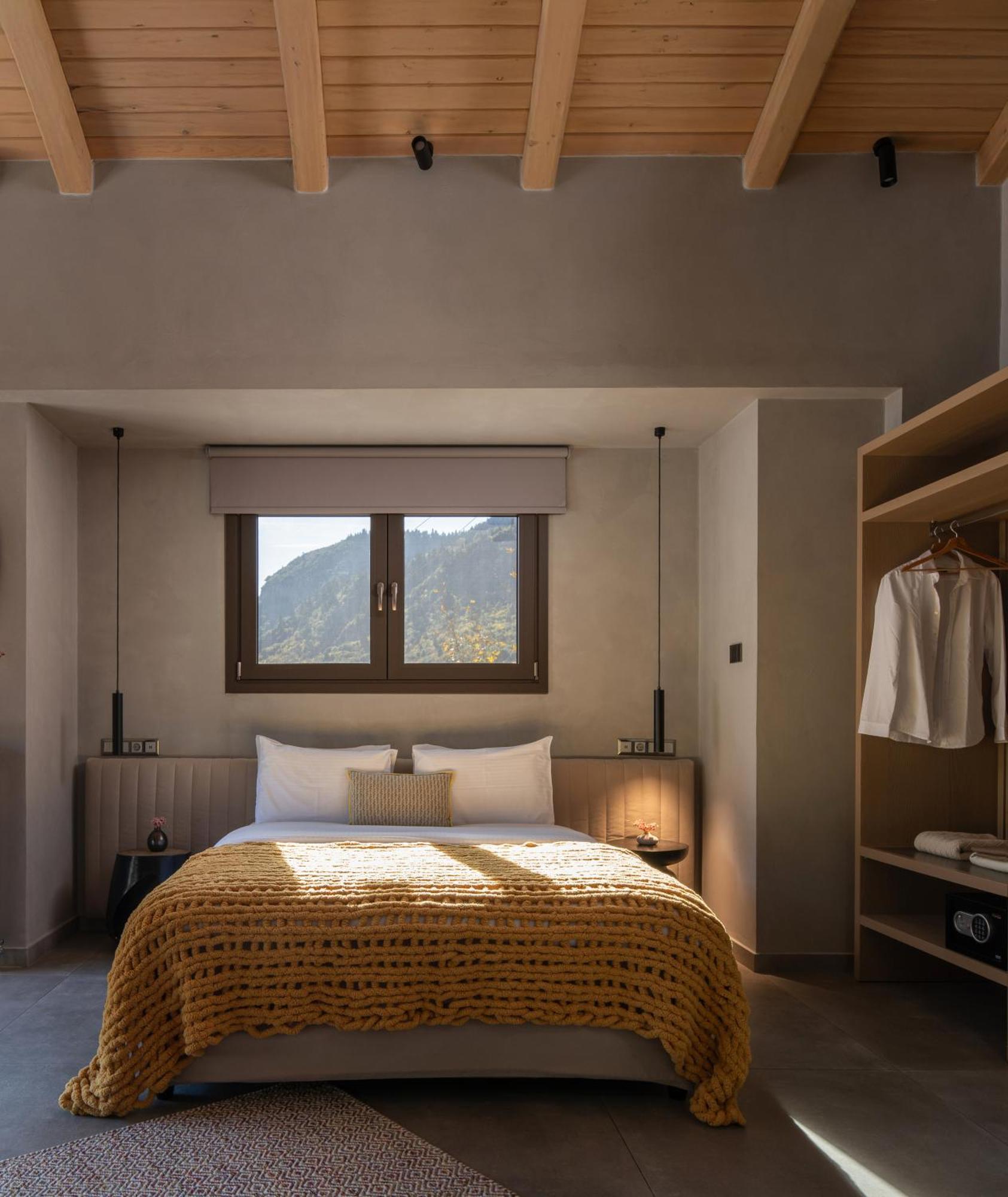 Evora Luxury Suites Mega Chorio Екстериор снимка
