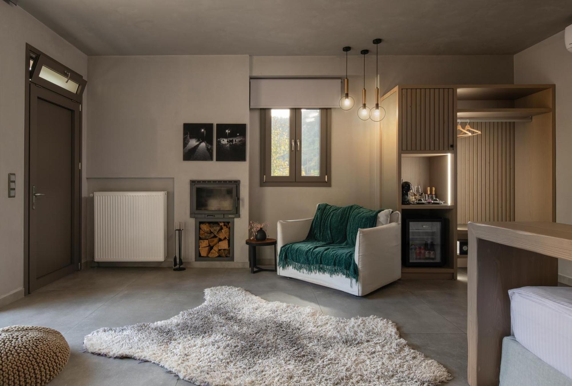 Evora Luxury Suites Mega Chorio Екстериор снимка