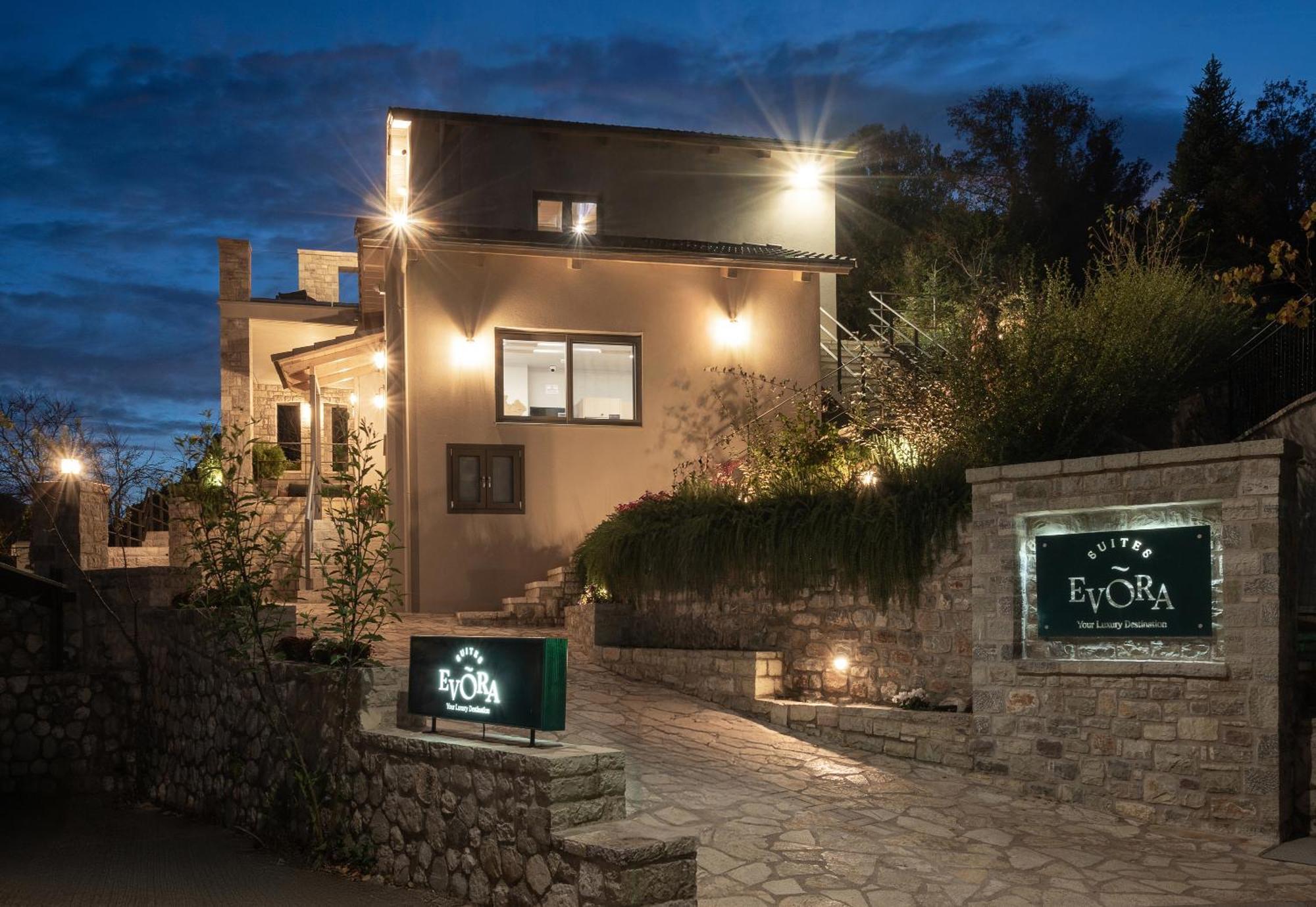 Evora Luxury Suites Mega Chorio Екстериор снимка